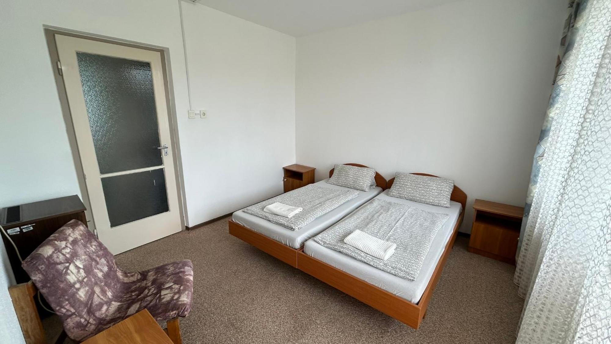 Aranypart Hostel Siofok Exterior photo