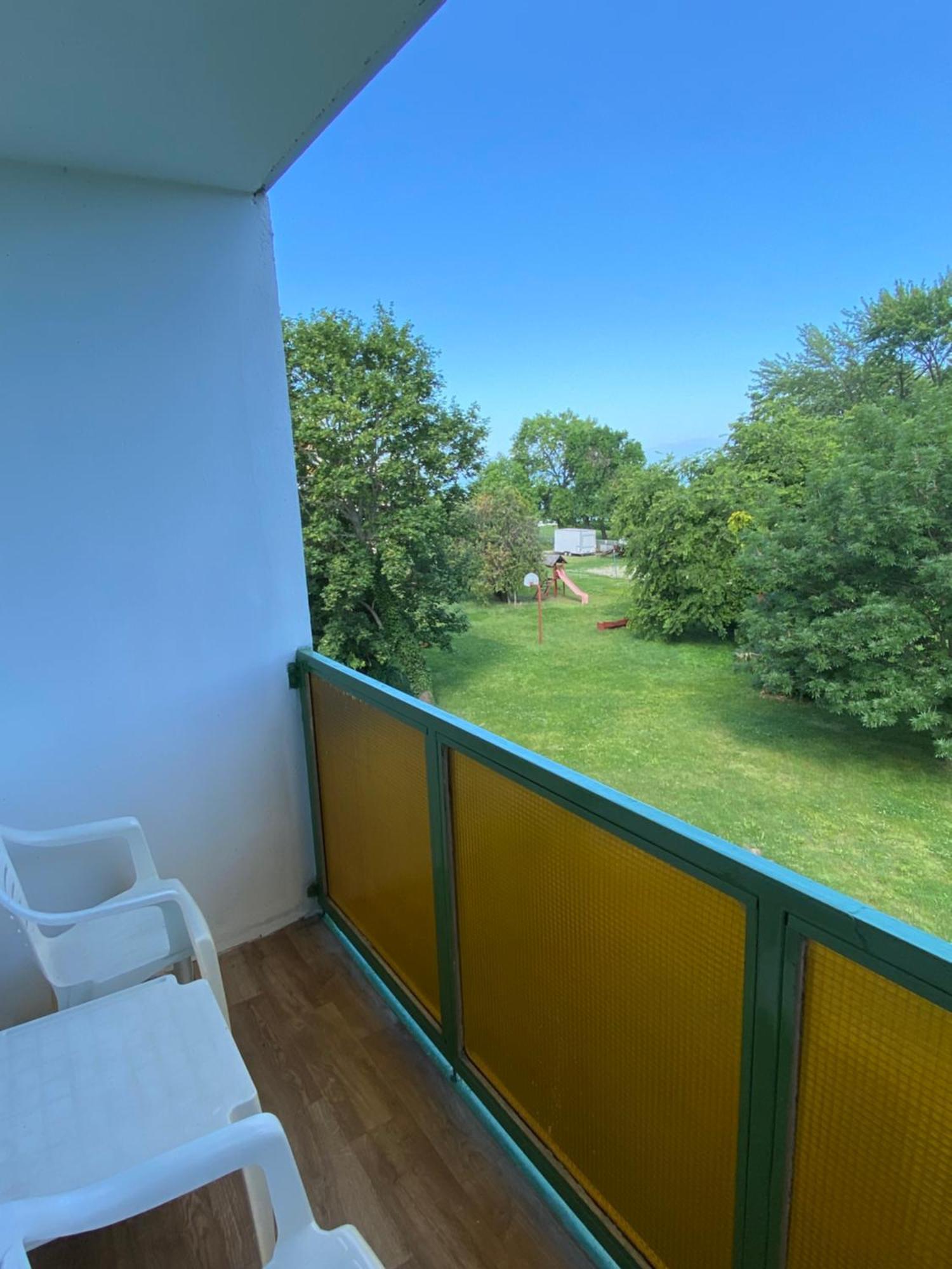 Aranypart Hostel Siofok Exterior photo